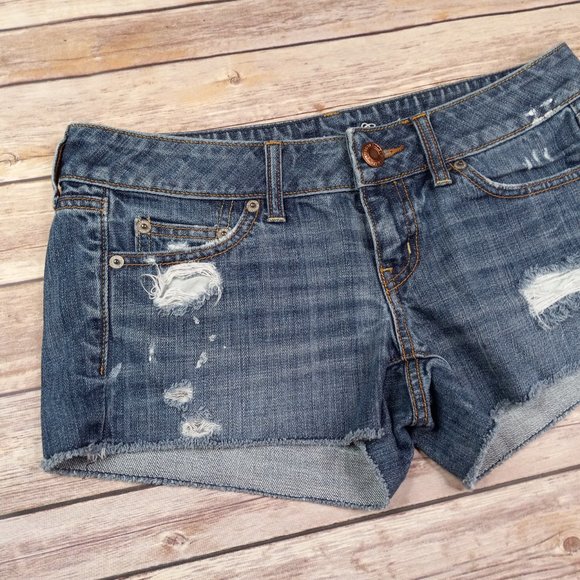 American Eagle 4 Destroyed Mini Blue Denim Jean Shorts Raw Hem - Picture 2 of 7